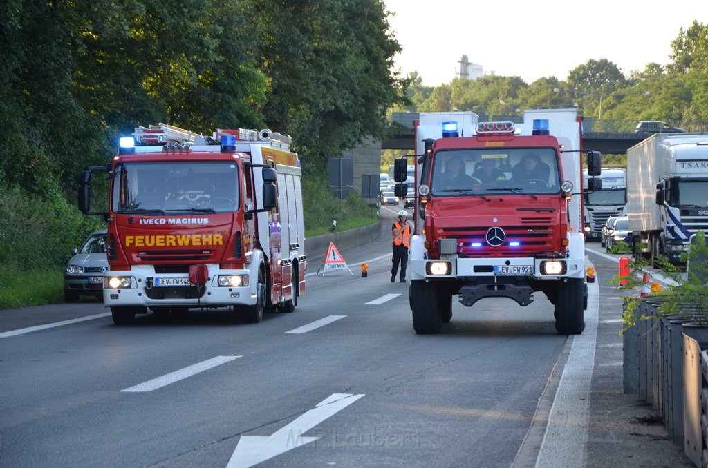 Einsatz BF Koeln Klimaanlage Reisebus defekt A 3 Rich Koeln hoehe Leverkusen P080.JPG